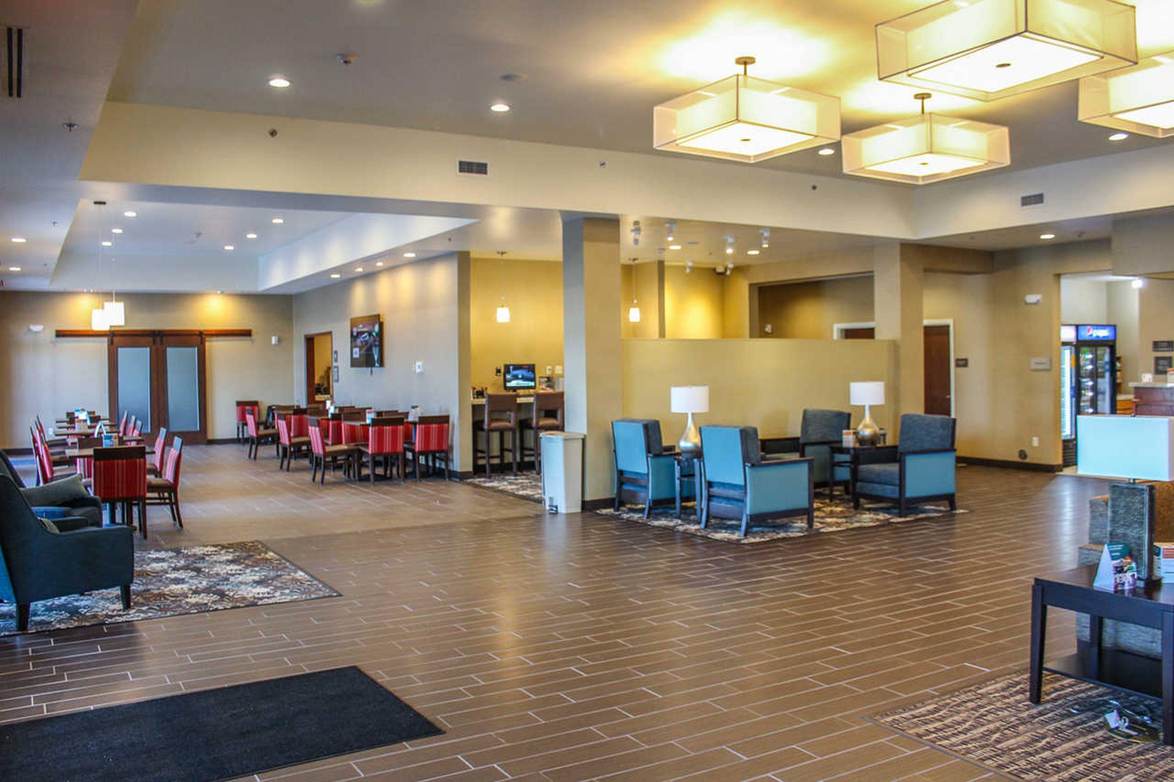 Comfort Suites University Брукингс Экстерьер фото