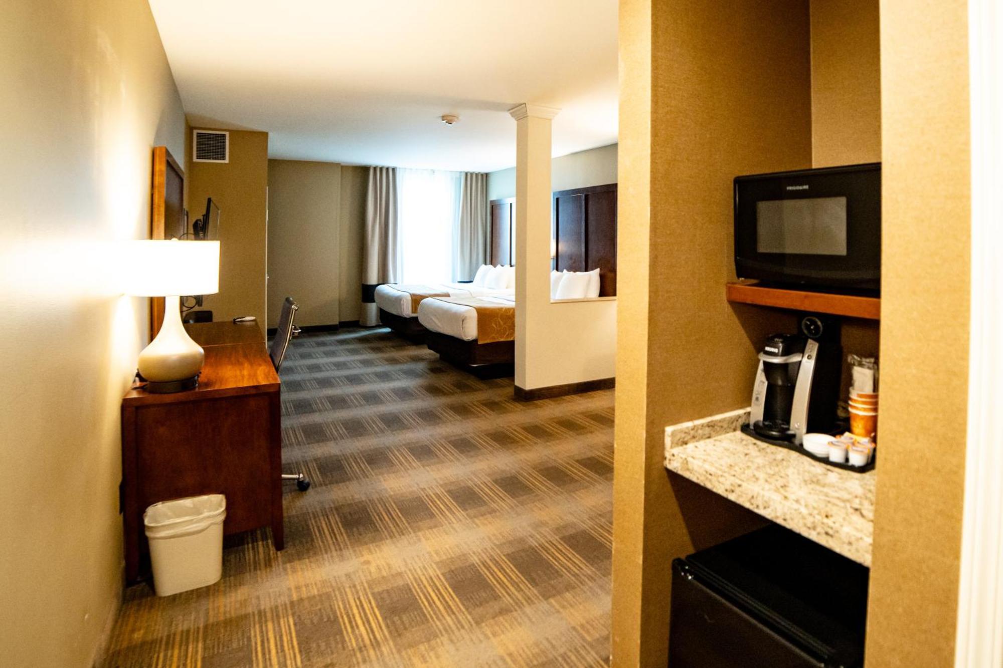 Comfort Suites University Брукингс Экстерьер фото