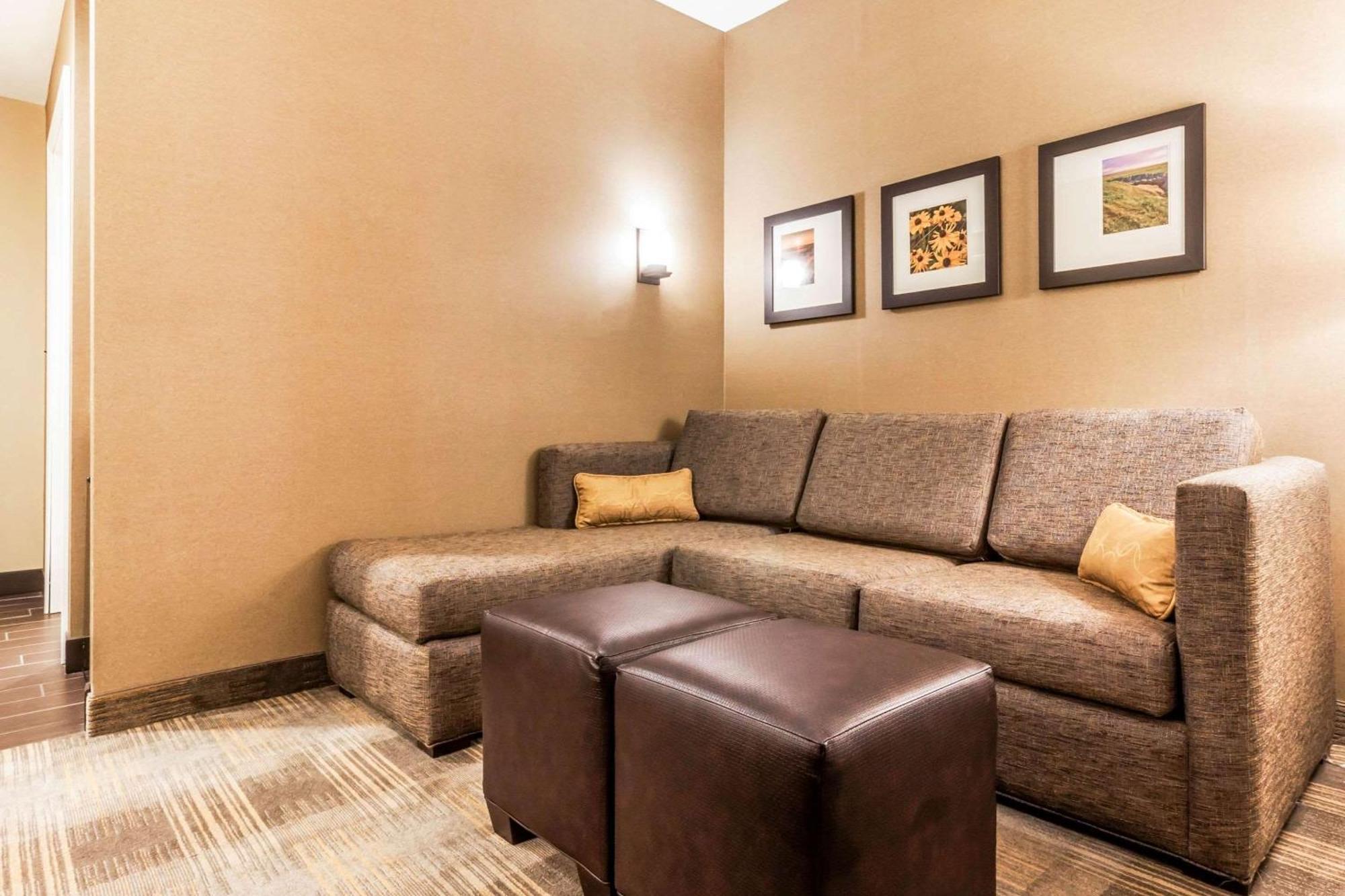 Comfort Suites University Брукингс Экстерьер фото