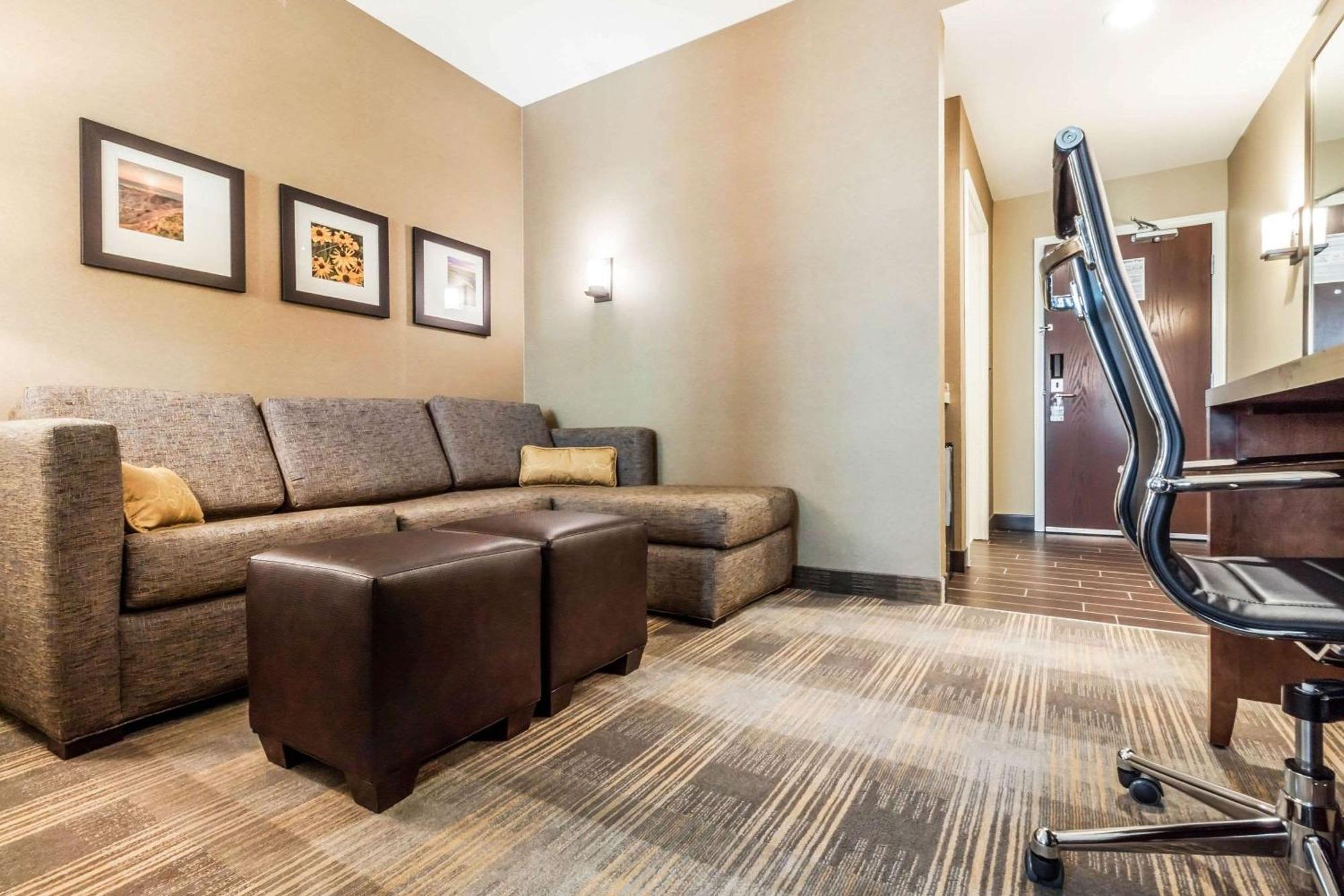 Comfort Suites University Брукингс Экстерьер фото